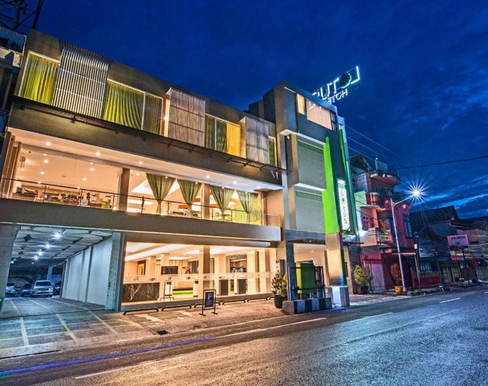 Lotus Hotel Subang Luaran gambar