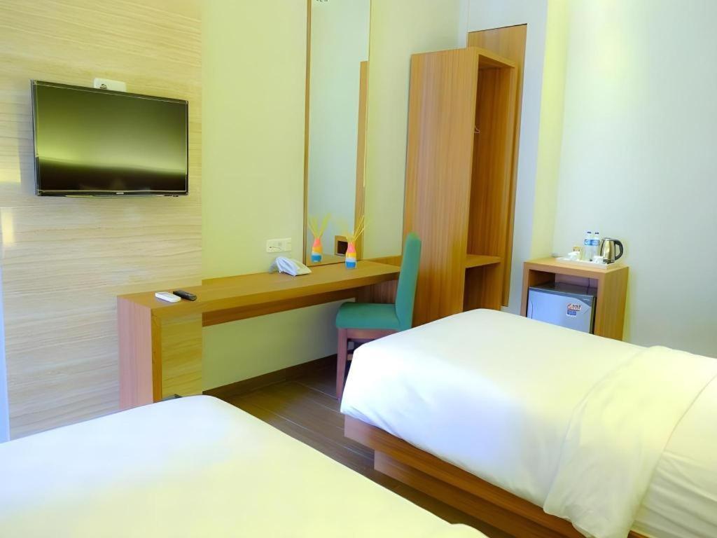 Lotus Hotel Subang Luaran gambar