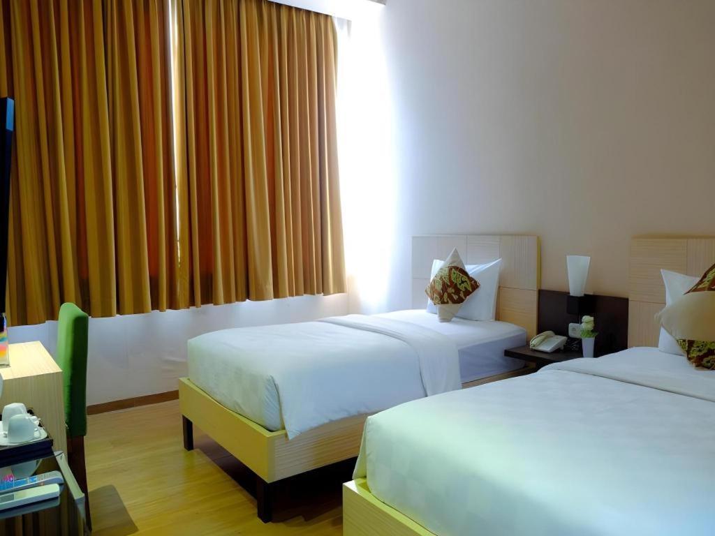 Lotus Hotel Subang Luaran gambar