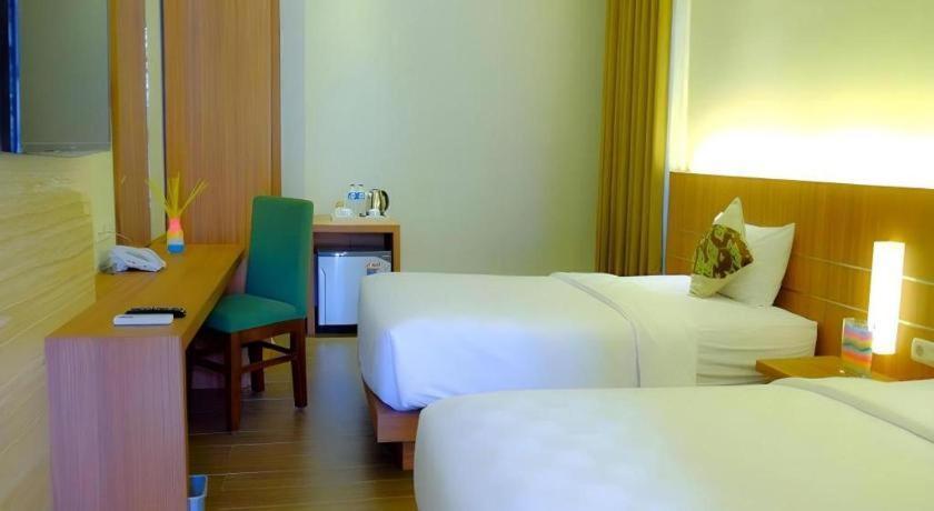 Lotus Hotel Subang Luaran gambar