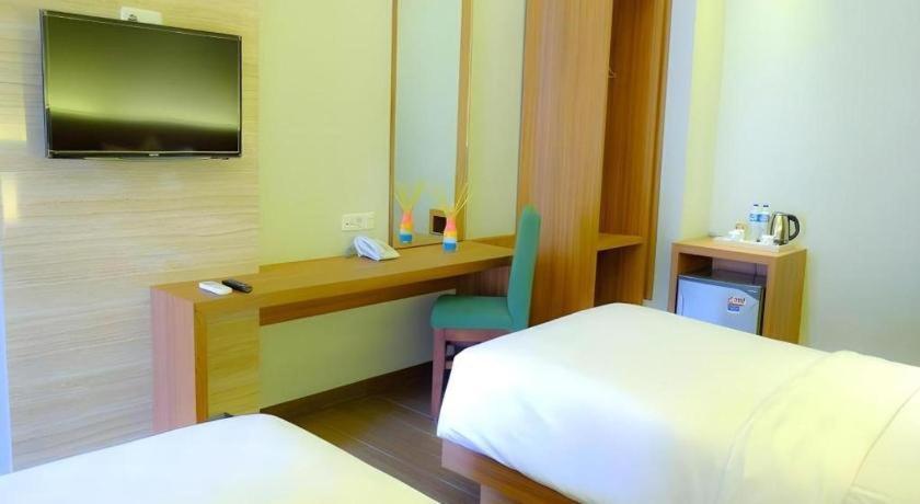 Lotus Hotel Subang Luaran gambar